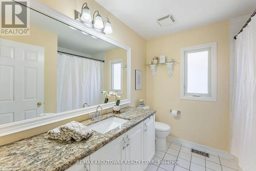 4263 Clubview Dr, Burlington, ON - Indoor Photo Showing Bathroom