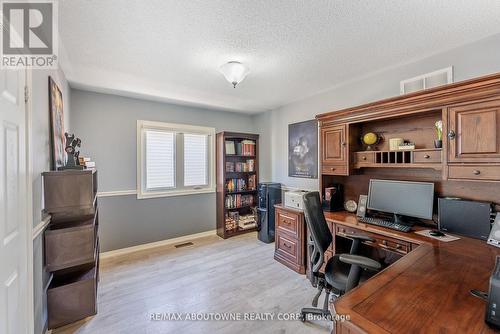 4263 Clubview Dr, Burlington, ON - Indoor Photo Showing Office