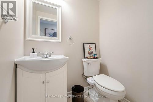 #84 -60 Hanson Rd, Mississauga, ON - Indoor Photo Showing Bathroom