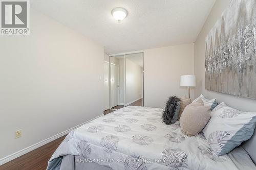 #84 -60 Hanson Rd, Mississauga, ON - Indoor Photo Showing Bedroom