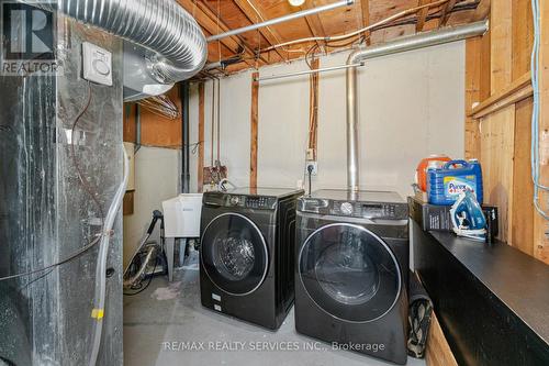 #84 -60 Hanson Rd, Mississauga, ON - Indoor Photo Showing Laundry Room