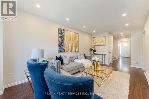 84 - 60 Hanson Road, Mississauga, ON - Indoor Photo Showing Living Room