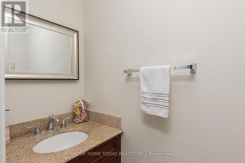 9 Mckinnon Avenue, Halton Hills, ON - Indoor Photo Showing Bathroom