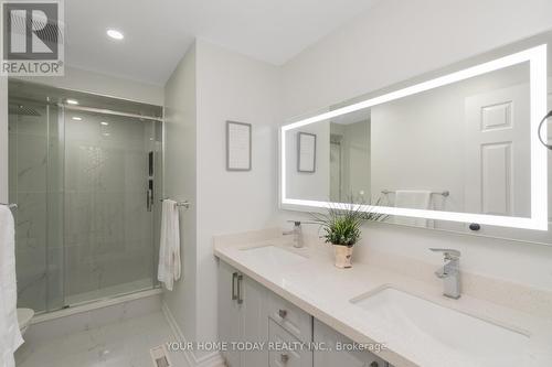9 Mckinnon Avenue, Halton Hills, ON - Indoor Photo Showing Bathroom