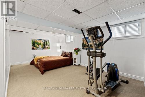 614 Clare Ave, Welland, ON - Indoor Photo Showing Gym Room