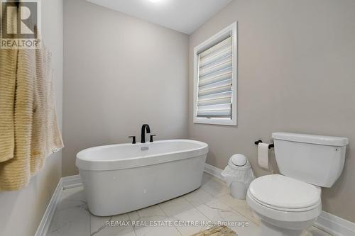 183 Histand Tr E, Kitchener, ON - Indoor Photo Showing Bathroom