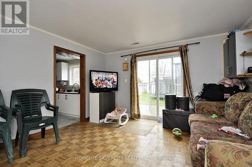 152 Elgin St, Brantford, ON - Indoor Photo Showing Living Room