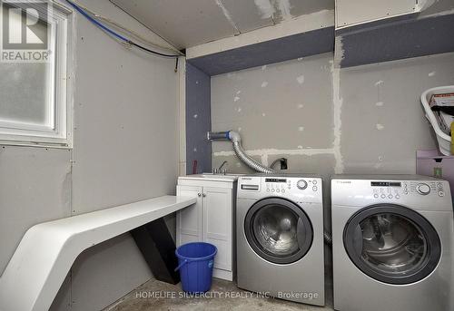 152 Elgin St, Brantford, ON - Indoor Photo Showing Laundry Room