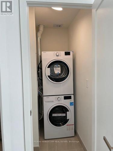 #602 -415 Main St W, Hamilton, ON - Indoor Photo Showing Laundry Room