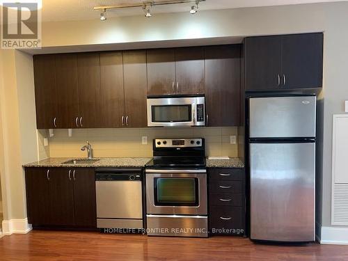 #1026 -560 Front St W, Toronto, ON - Indoor Photo Showing Kitchen