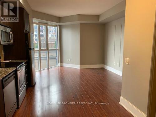 #1026 -560 Front St W, Toronto, ON - Indoor Photo Showing Kitchen