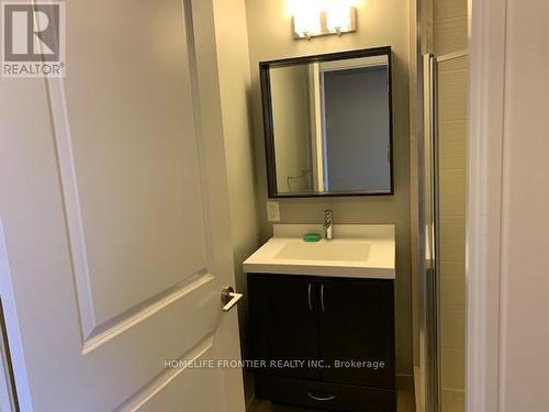 #1026 -560 Front St W, Toronto, ON - Indoor Photo Showing Bathroom