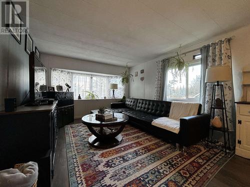 53 803 Hodgson Road, Williams Lake, BC - Indoor Photo Showing Living Room