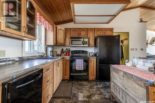 Martens Acreage, Rosthern Rm No. 403, SK - Indoor Photo Showing Kitchen