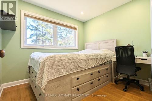 #Main -697 George St, Burlington, ON - Indoor Photo Showing Bedroom