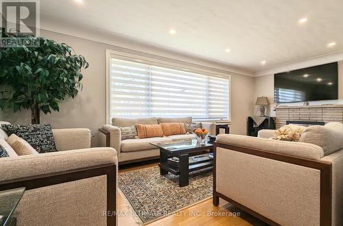 #Main -697 George St, Burlington, ON - Indoor Photo Showing Living Room