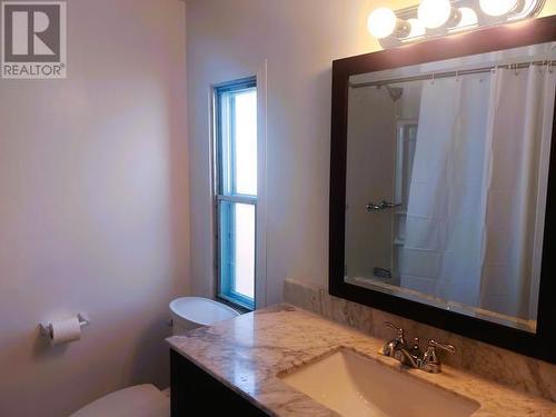 60-833 Range Road, Whitehorse, YT - Indoor Photo Showing Bathroom