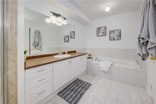 54 Mcknight Avenue, Waterdown, ON - Indoor Photo Showing Bathroom