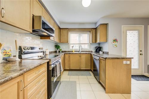 54 Mcknight Avenue, Waterdown, ON - Indoor Photo Showing Kitchen