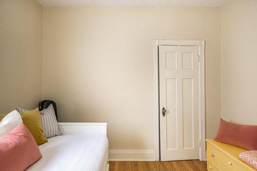 151 Robinson Street, Hamilton, ON - Indoor Photo Showing Bedroom