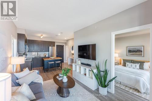 #506 -22 East Haven Dr, Toronto, ON - Indoor Photo Showing Living Room