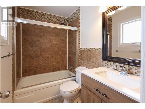 1504 116 Avenue, Dawson Creek, BC - Indoor Photo Showing Bathroom