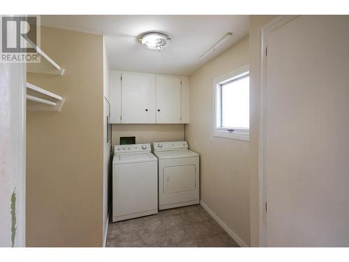 1504 116 Avenue, Dawson Creek, BC - Indoor Photo Showing Laundry Room