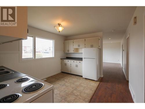1504 116 Avenue, Dawson Creek, BC - Indoor Photo Showing Kitchen