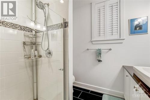 27 Bergeron Private, Orleans, ON - Indoor Photo Showing Bathroom