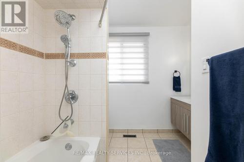 145 Baronwood Crt, Brampton, ON - Indoor Photo Showing Bathroom