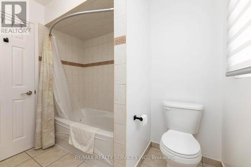 145 Baronwood Crt, Brampton, ON - Indoor Photo Showing Bathroom