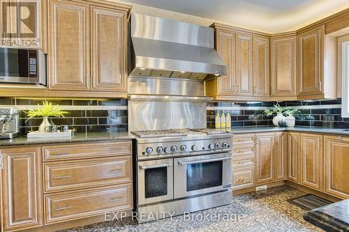 9 Riesling Street, Grimsby, ON - Indoor Photo Showing Kitchen