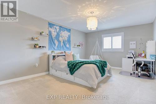 9 Riesling St, Grimsby, ON - Indoor Photo Showing Bedroom
