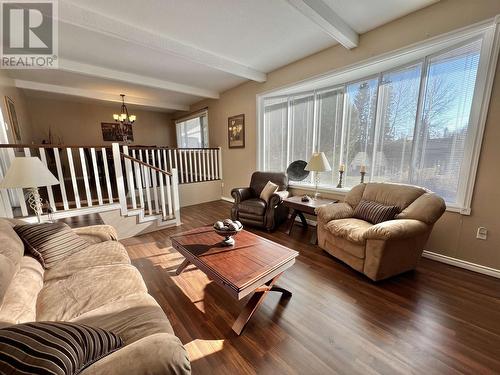 3584 Morast Road, Quesnel, BC - Indoor Photo Showing Living Room