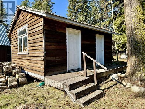 5873 S Dempsey Lake Road, Lac La Hache, BC - Outdoor With Exterior