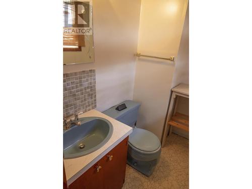 823 3Rd Avenue, Mcbride, BC - Indoor Photo Showing Bathroom