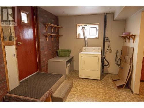 823 3Rd Avenue, Mcbride, BC - Indoor Photo Showing Laundry Room