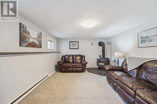905 Gilchrist Bay Rd, Douro-Dummer, ON - Indoor Photo Showing Other Room