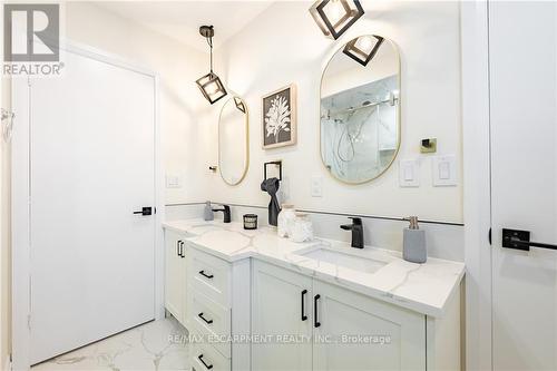 75 Windrush Cres, Hamilton, ON - Indoor Photo Showing Bathroom