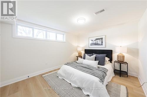 75 Windrush Cres, Hamilton, ON - Indoor Photo Showing Bedroom