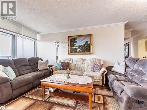 3100 Kirwin Avenue Unit# 2504, Mississauga, ON - Indoor Photo Showing Living Room