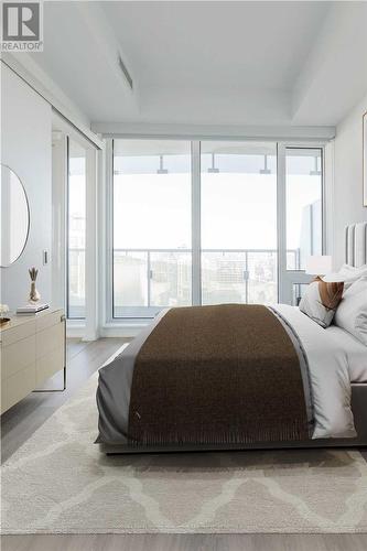 2502 - 197 Yonge Street, Toronto, ON - Indoor Photo Showing Bedroom