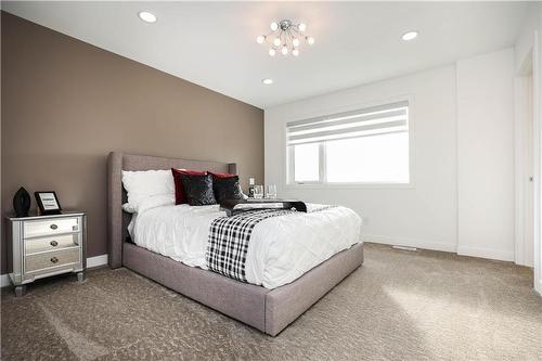 30 Thrush Street, Winnipeg, MB - Indoor Photo Showing Bedroom