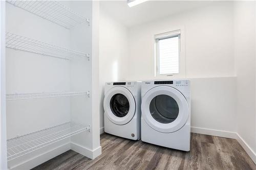 30 Thrush Street, Winnipeg, MB - Indoor Photo Showing Laundry Room