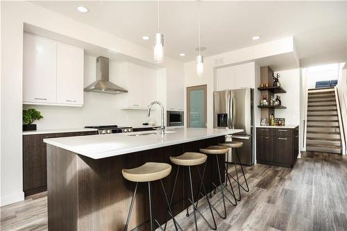 30 Thrush Street, Winnipeg, MB - Indoor Photo Showing Kitchen With Upgraded Kitchen