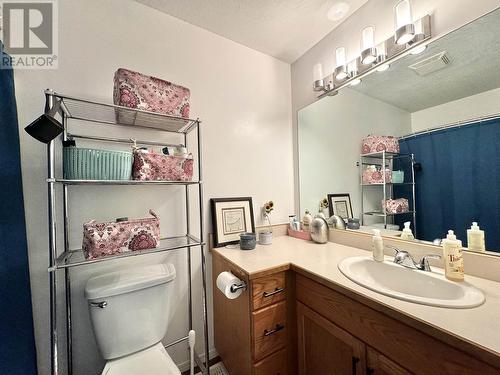 10 25 Westridge Drive, Williams Lake, BC - Indoor Photo Showing Bathroom