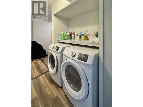 10 25 Westridge Drive, Williams Lake, BC - Indoor Photo Showing Laundry Room
