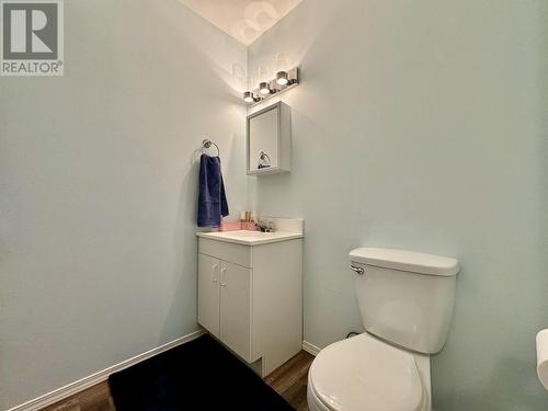 10 25 Westridge Drive, Williams Lake, BC - Indoor Photo Showing Bathroom