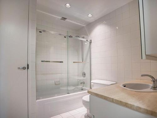 Salle de bains - 408-2 Rue Westmount-Square, Westmount, QC - Indoor Photo Showing Bathroom