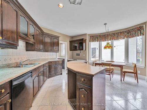 3 Circle Rdge, Toronto, ON - Indoor Photo Showing Kitchen With Double Sink